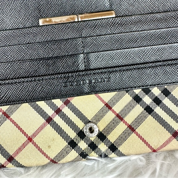 Burberry long wallet *READ* - Picture 6 of 15